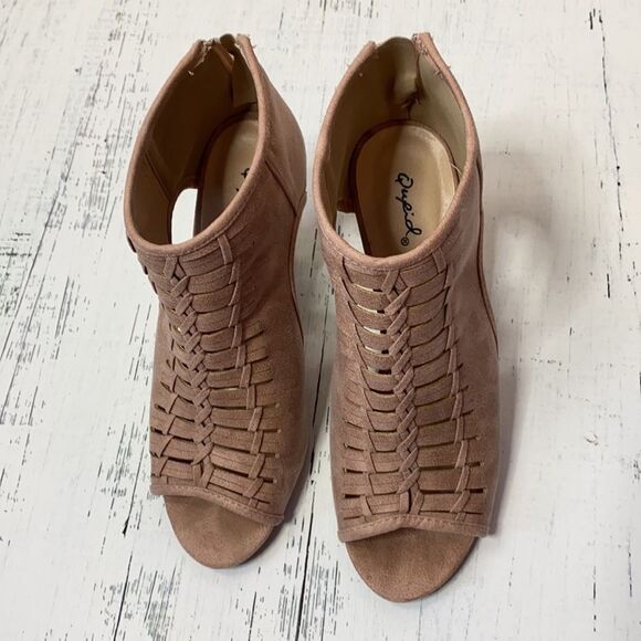 Blush Booties - Picture 3 of 4